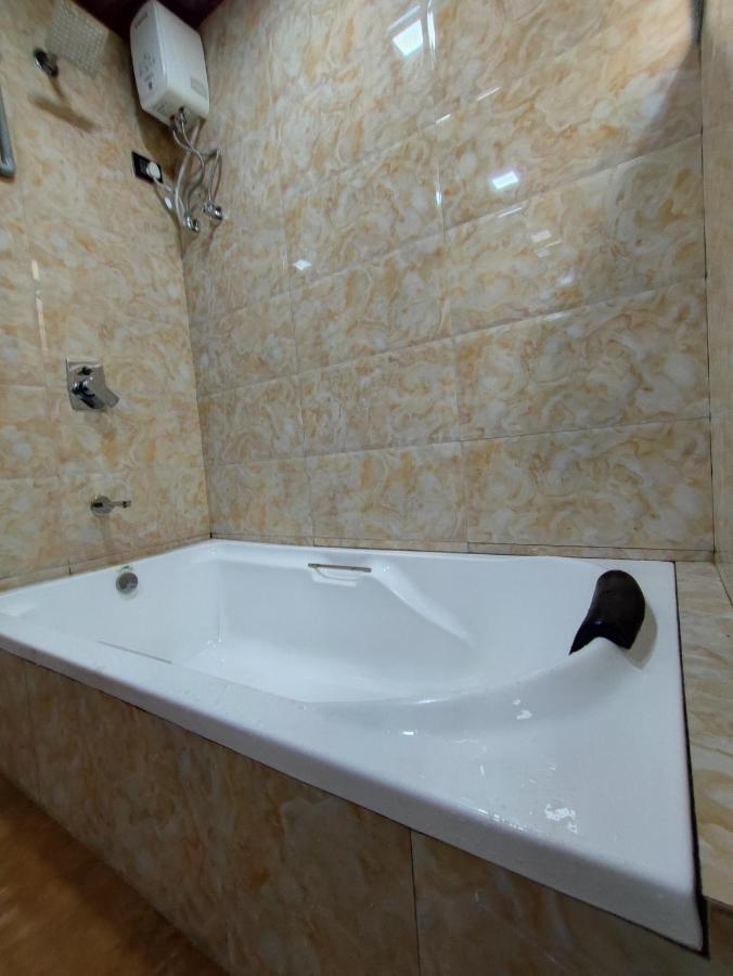 Hotel Starlit Navi Mumbai Eksteriør bilde