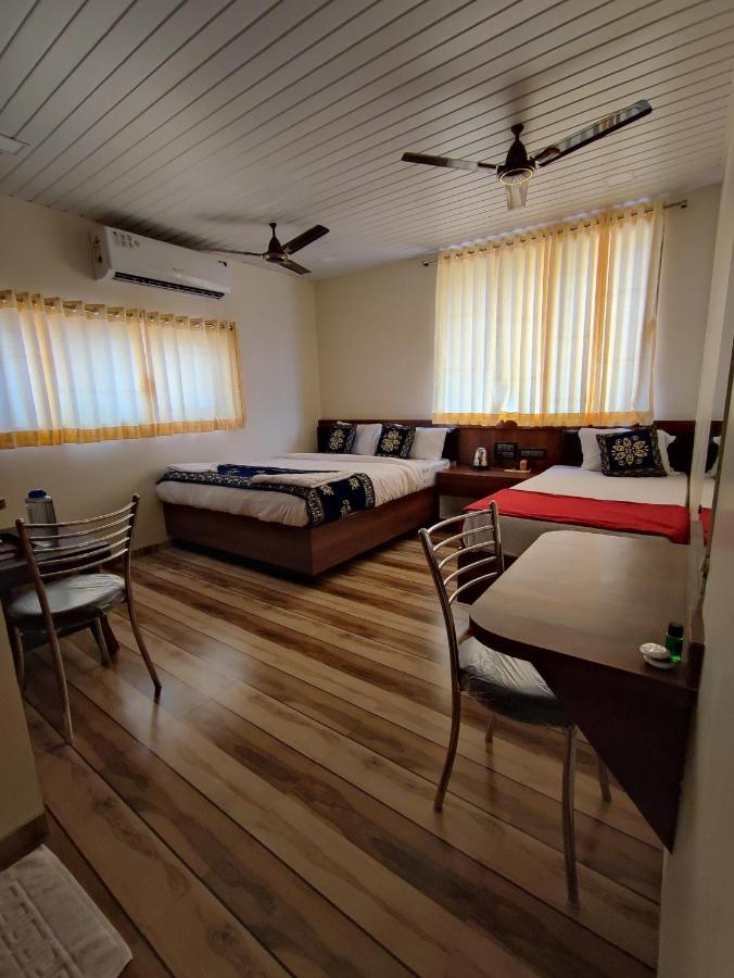 Hotel Starlit Navi Mumbai Eksteriør bilde