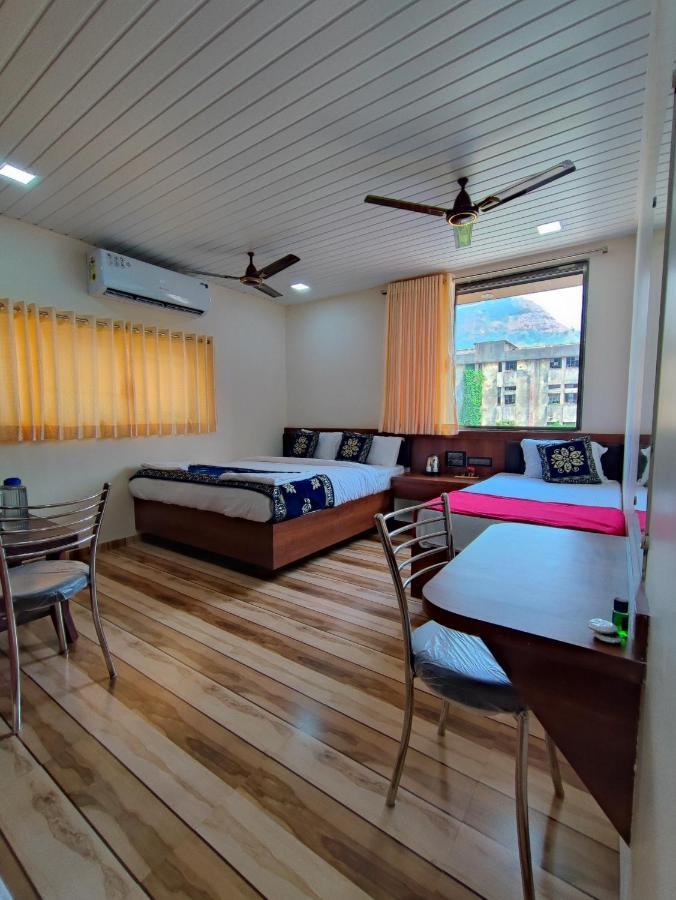 Hotel Starlit Navi Mumbai Eksteriør bilde