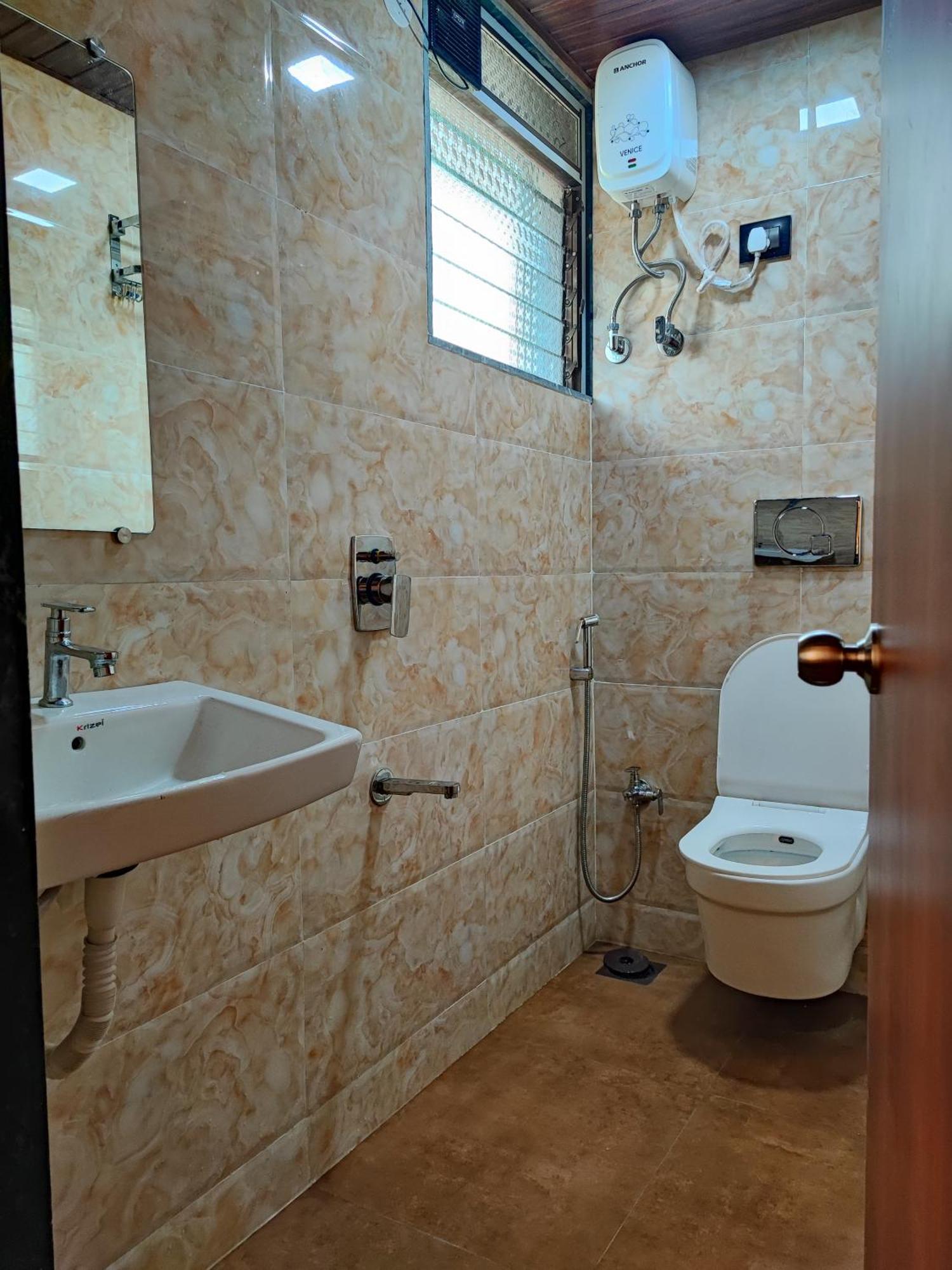 Hotel Starlit Navi Mumbai Eksteriør bilde